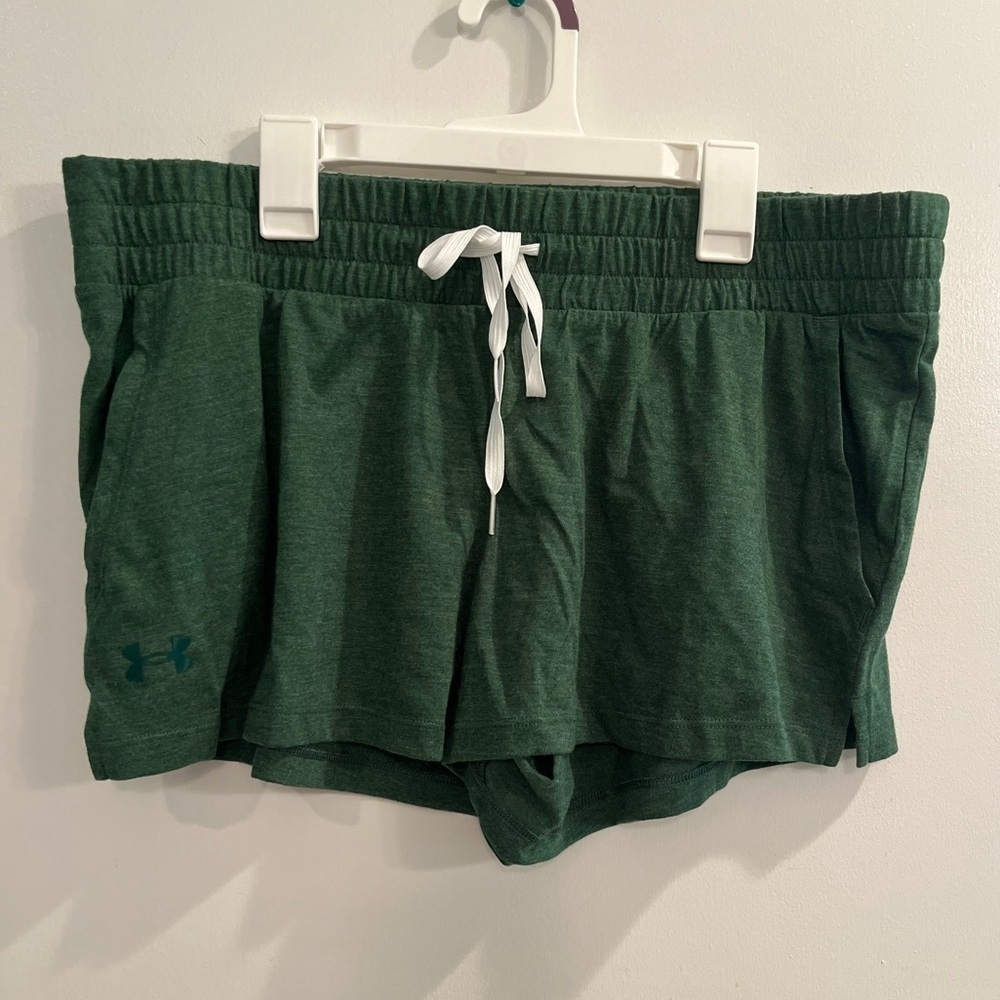 Under Armour Women's Green Shorts, new!